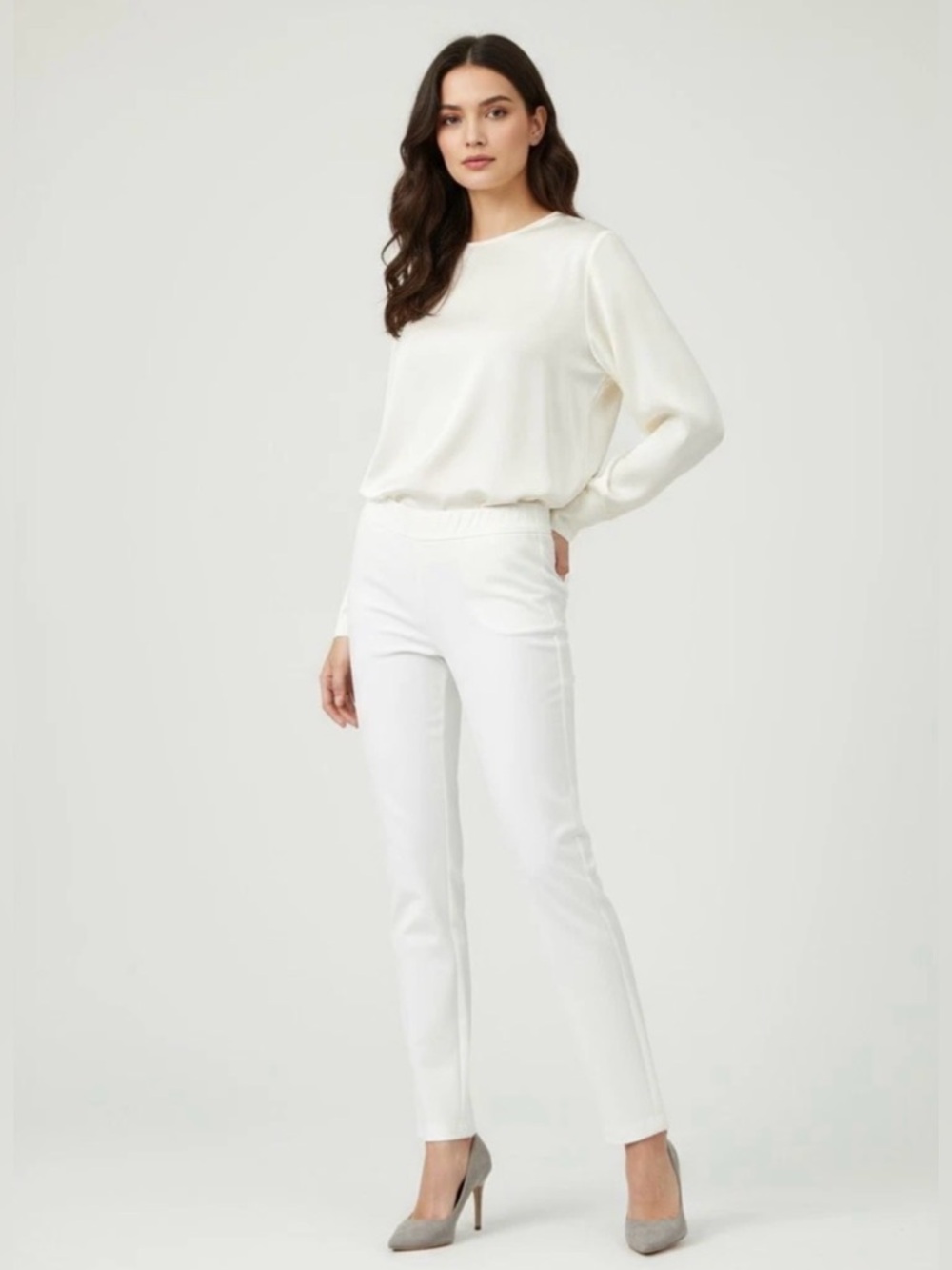 THE ROW
Leather Lambskin
Pants Medium
White Stretch Flare
Banded Waist Moto
